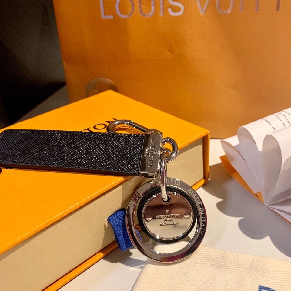 Early Spring Fashion Pendant