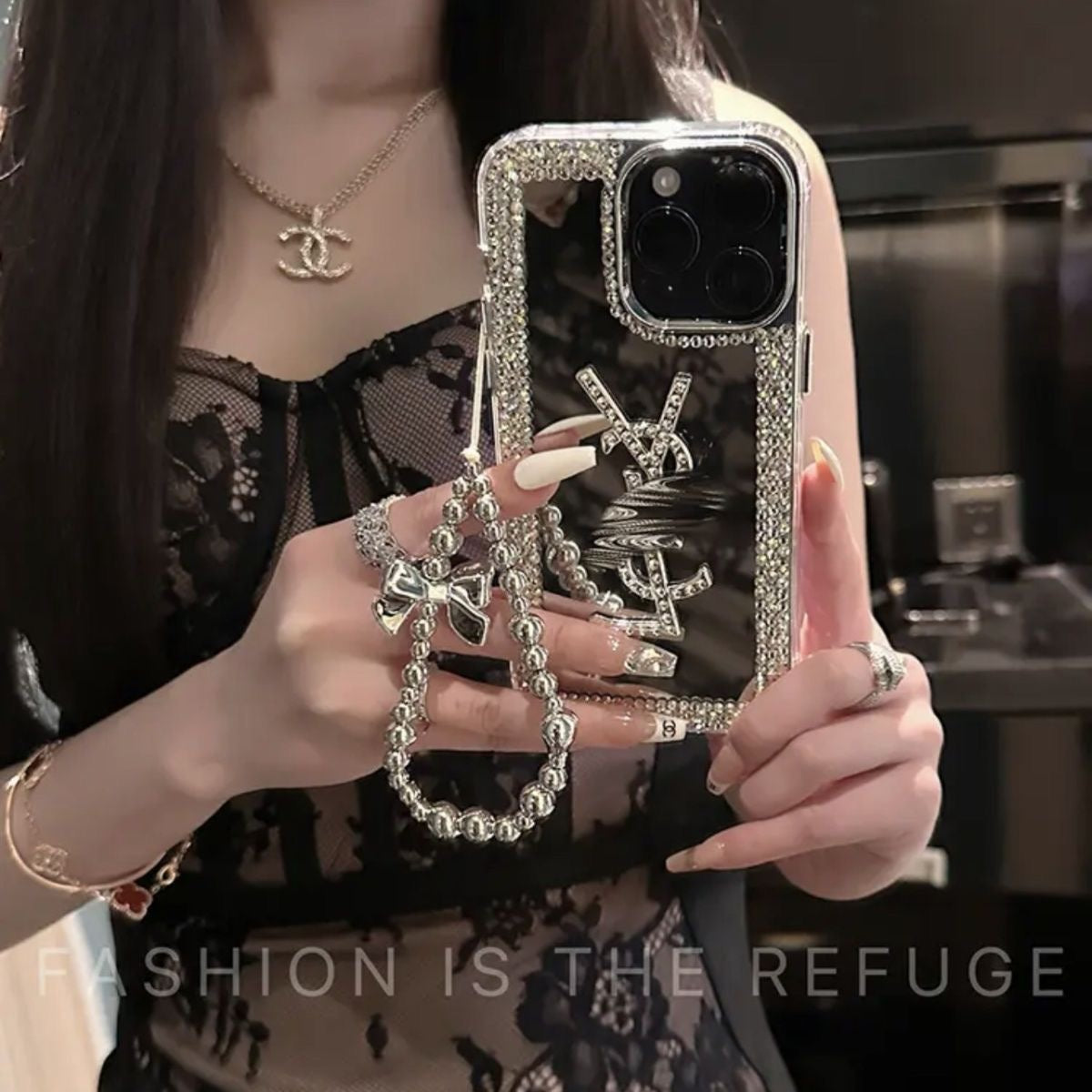 Estuche para iPhone con espejo de belleza glamorosa: ¡maquillaje y estilo para llevar!