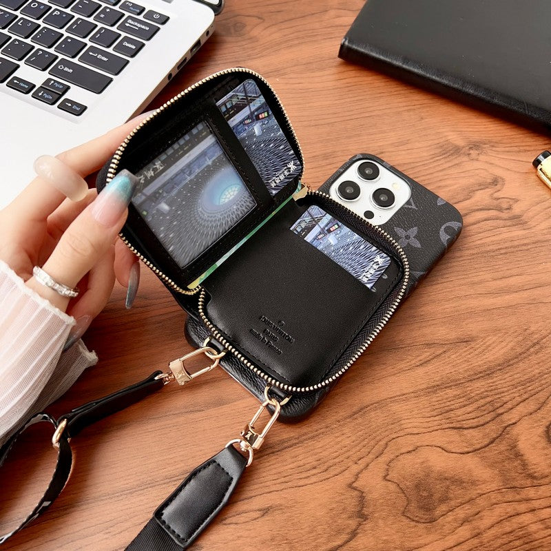 Funda para iPhone con cadena y tarjetero Lou GG