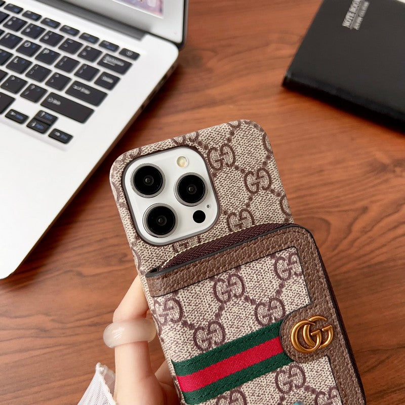 Funda para iPhone con cadena y tarjetero Lou GG