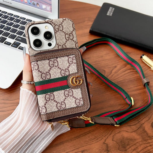 Funda para iPhone con cadena y tarjetero Lou GG