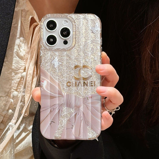 Elegancia chic: Funda de lujo para iPhone con adornos de perlas