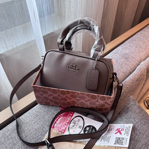 Elegant Leather Handbag: A Touch of Light Luxury - Bestocase