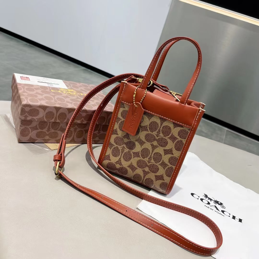 Elegante bolso de mano de piel: un toque de lujo y ligereza