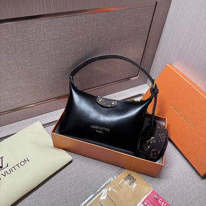 Timeless Luxury: Leather Hand Bag for the Modern Sophisticate - Bestocase
