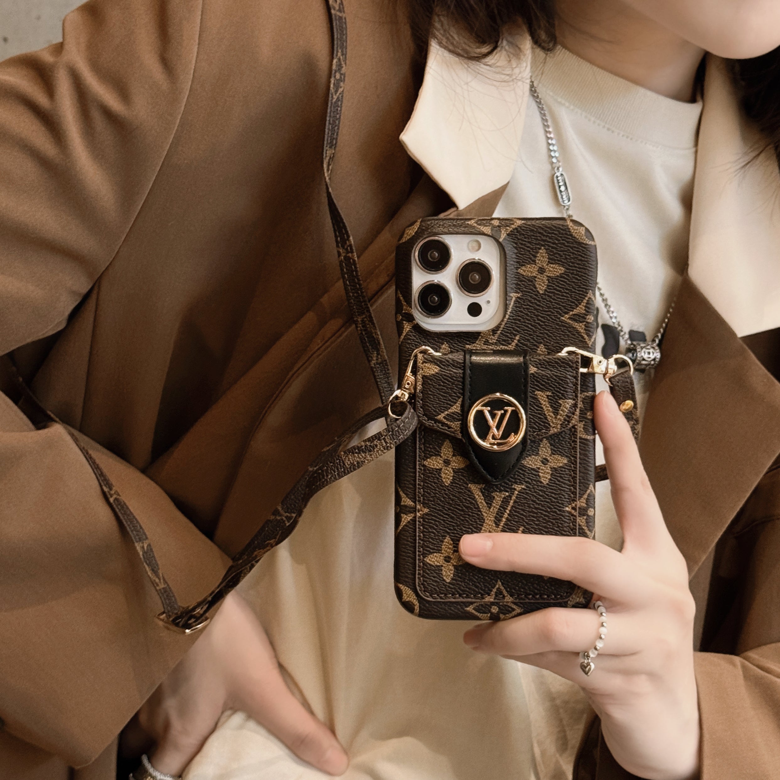 Lou Card Holder Chain iPhone Case - Bestocase