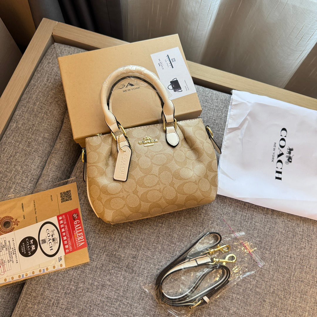 Crafted to Perfection: Leather Hand Bag with a Luxe Touch - Bestocase