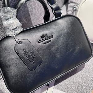 Elegant Leather Handbag: A Touch of Light Luxury - Bestocase