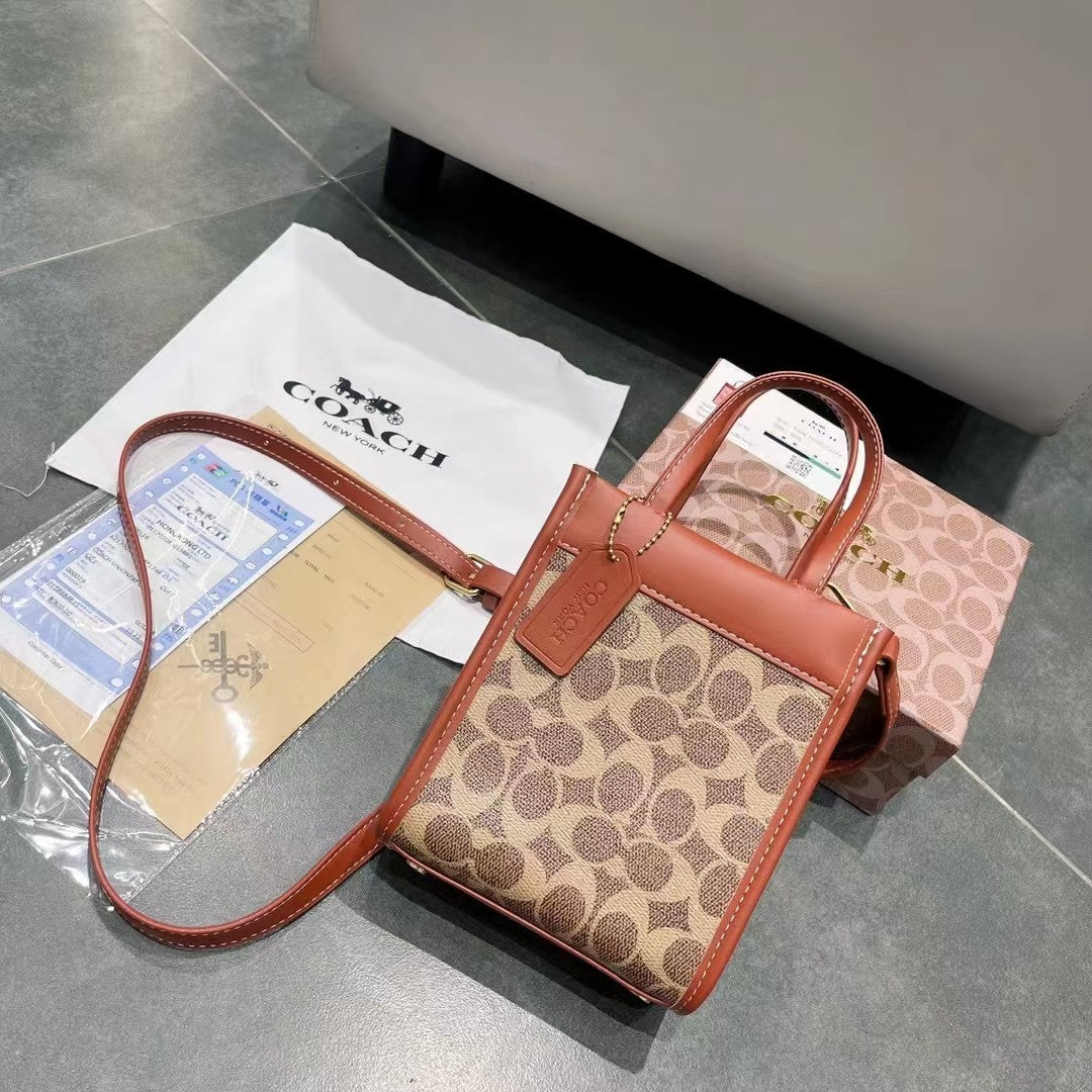 Elegante bolso de mano de piel: un toque de lujo y ligereza