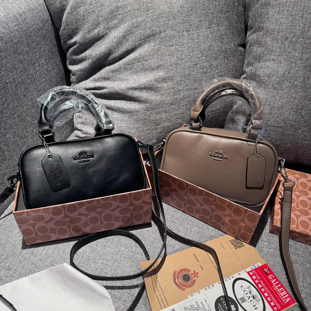 Elegant Leather Handbag: A Touch of Light Luxury - Bestocase