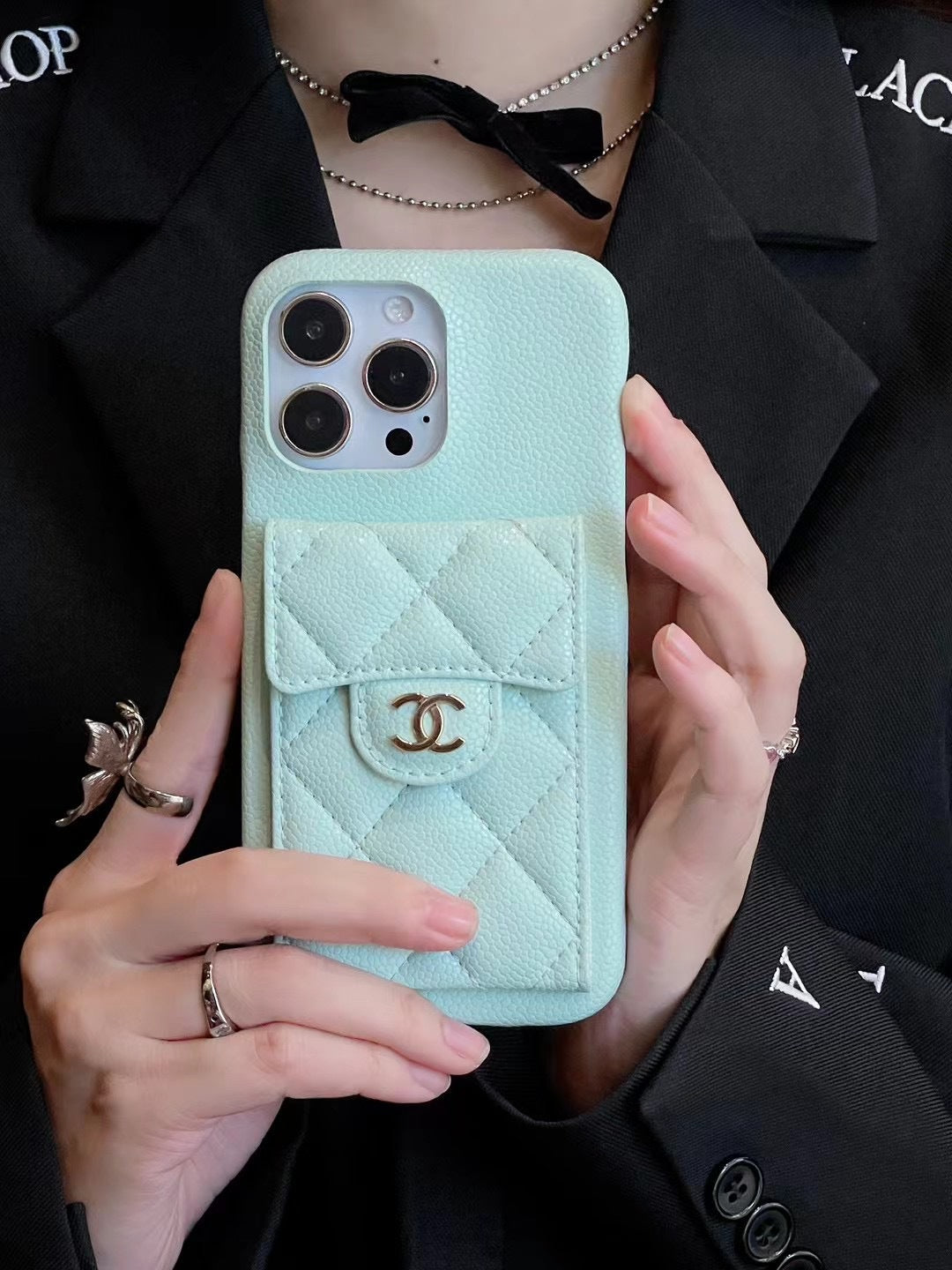 Funda para iPhone con cadena CC