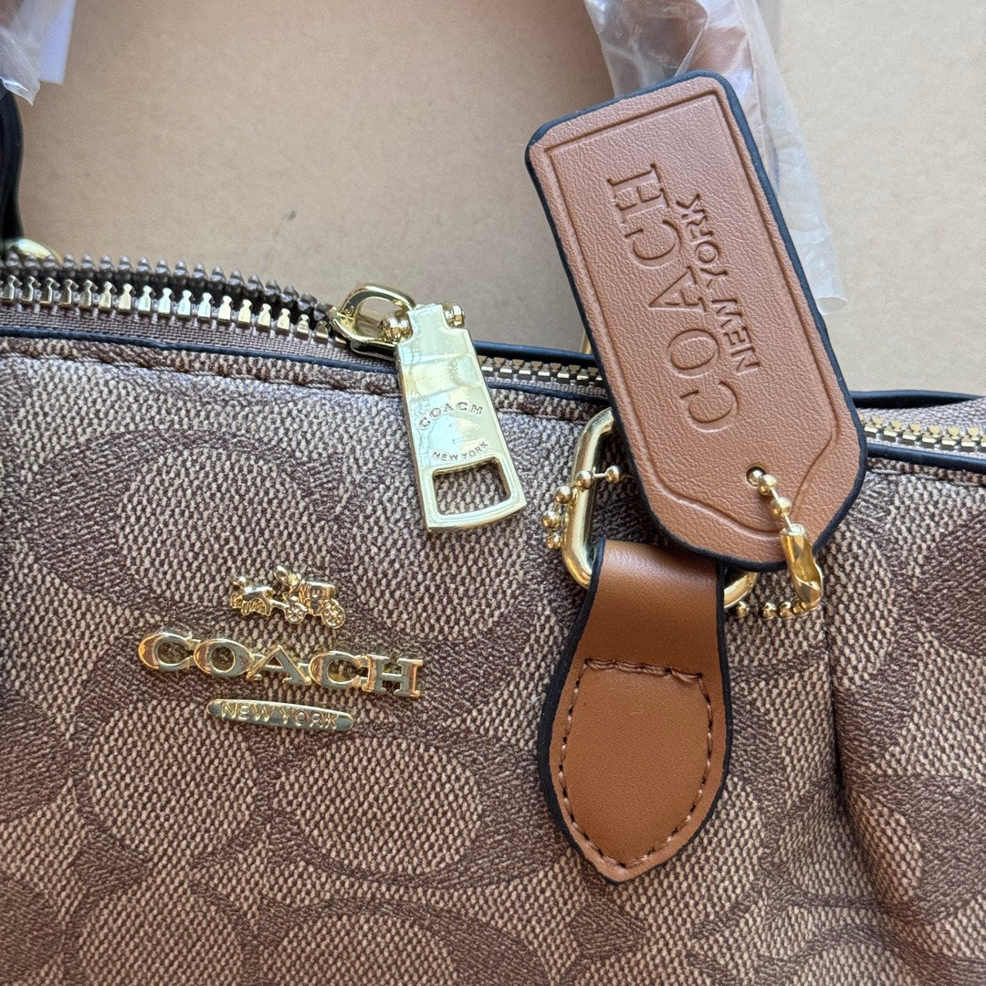 Crafted to Perfection: Leather Hand Bag with a Luxe Touch - Bestocase