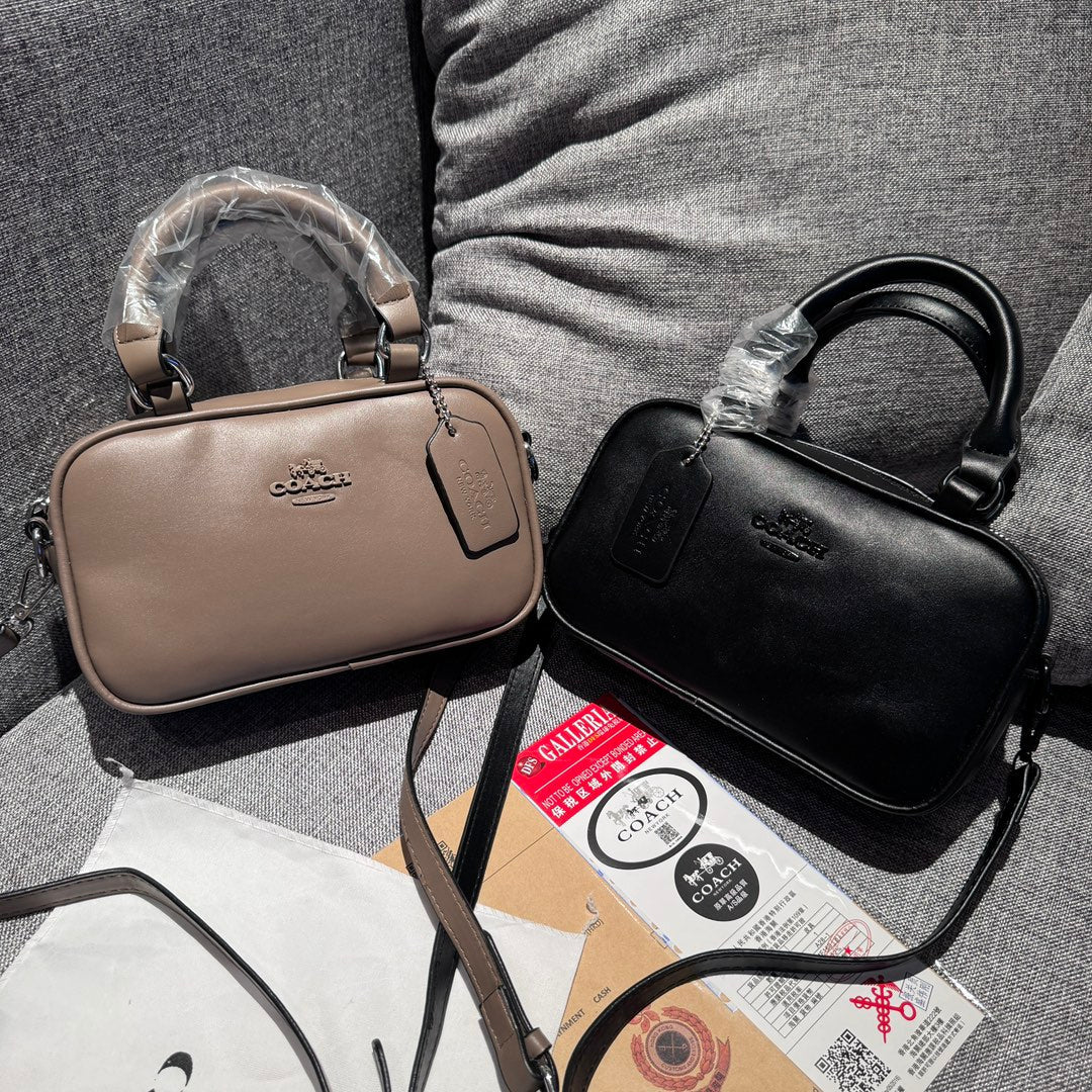 Elegant Leather Handbag: A Touch of Light Luxury - Bestocase