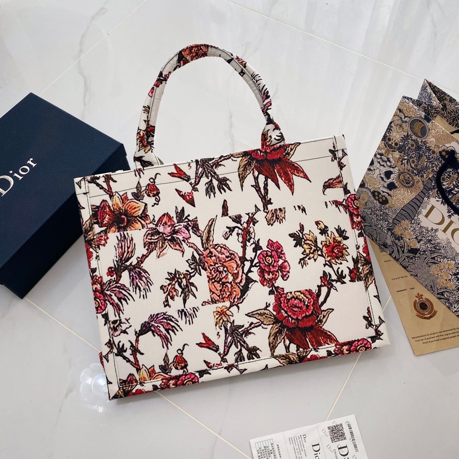 Chic & Refined: Light Luxury Leather Handbag - Bestocase