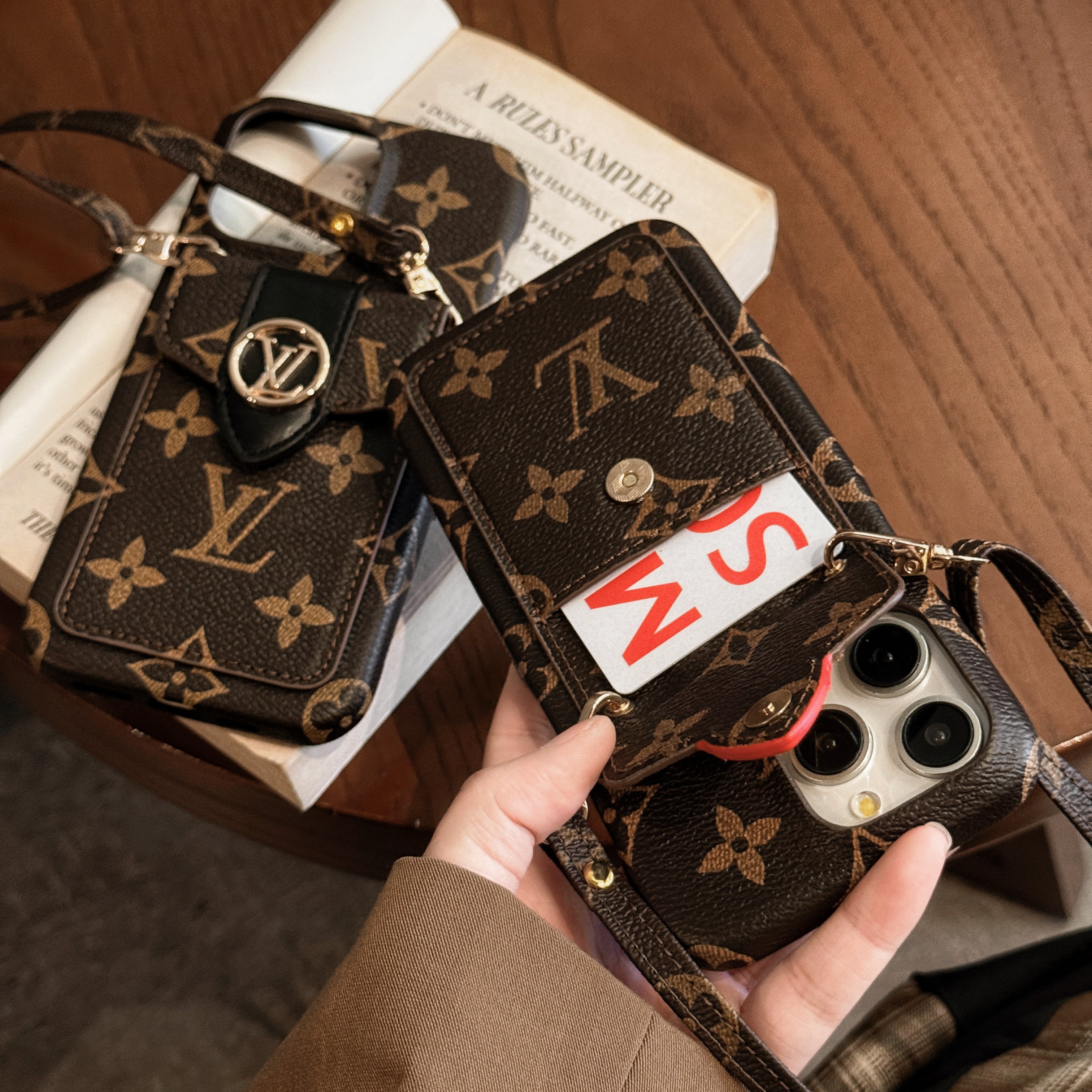 Lou Card Holder Chain iPhone Case - Bestocase