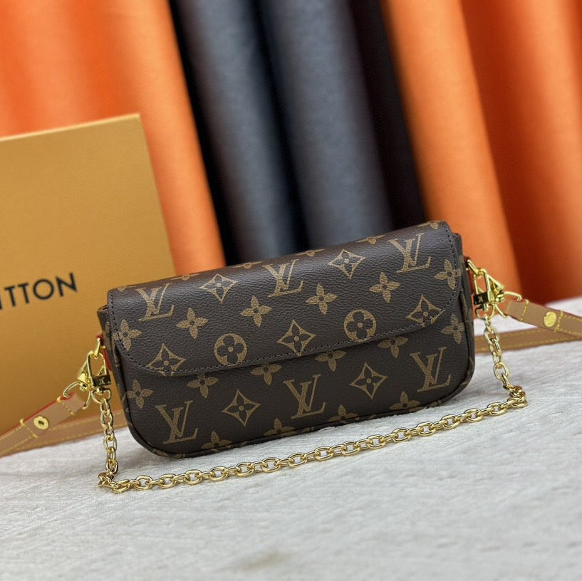 Brown Embossed Chain Bag mysite