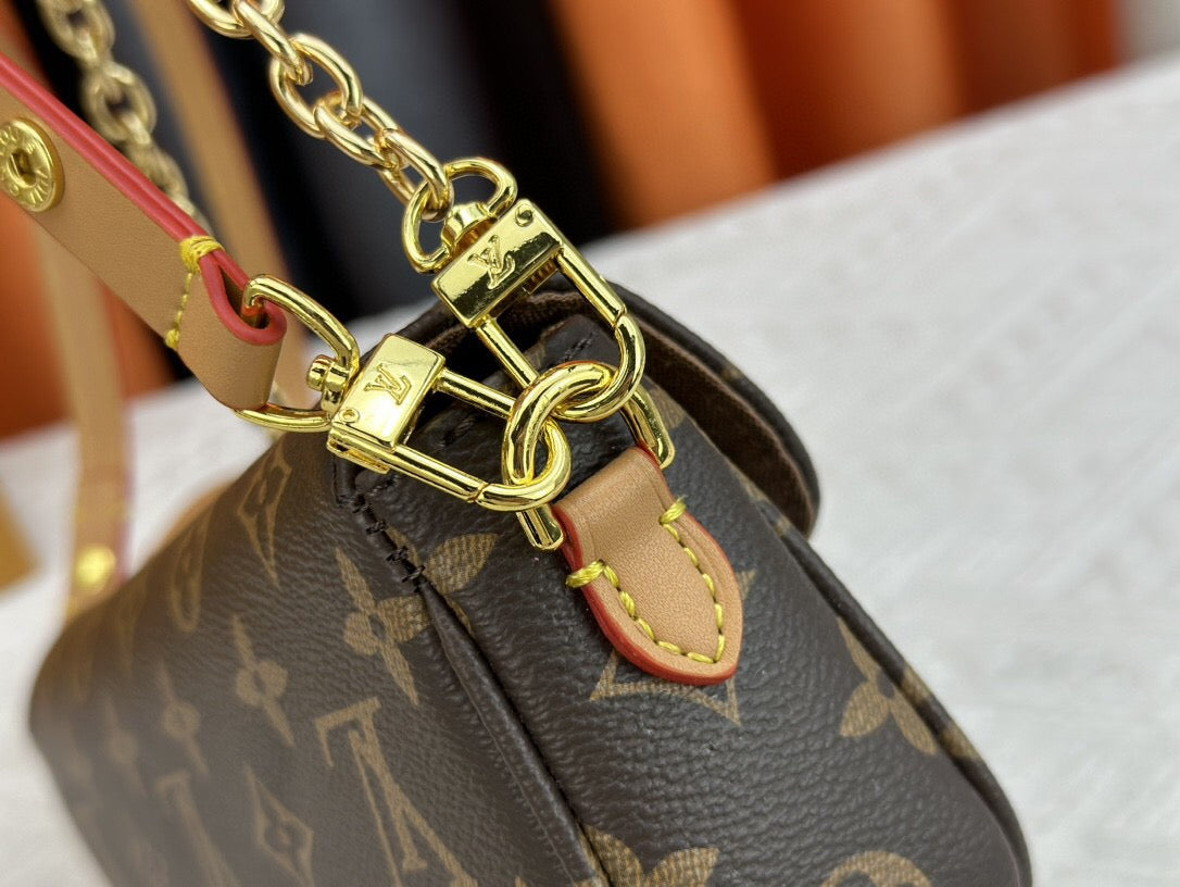 Brown Embossed Chain Bag mysite