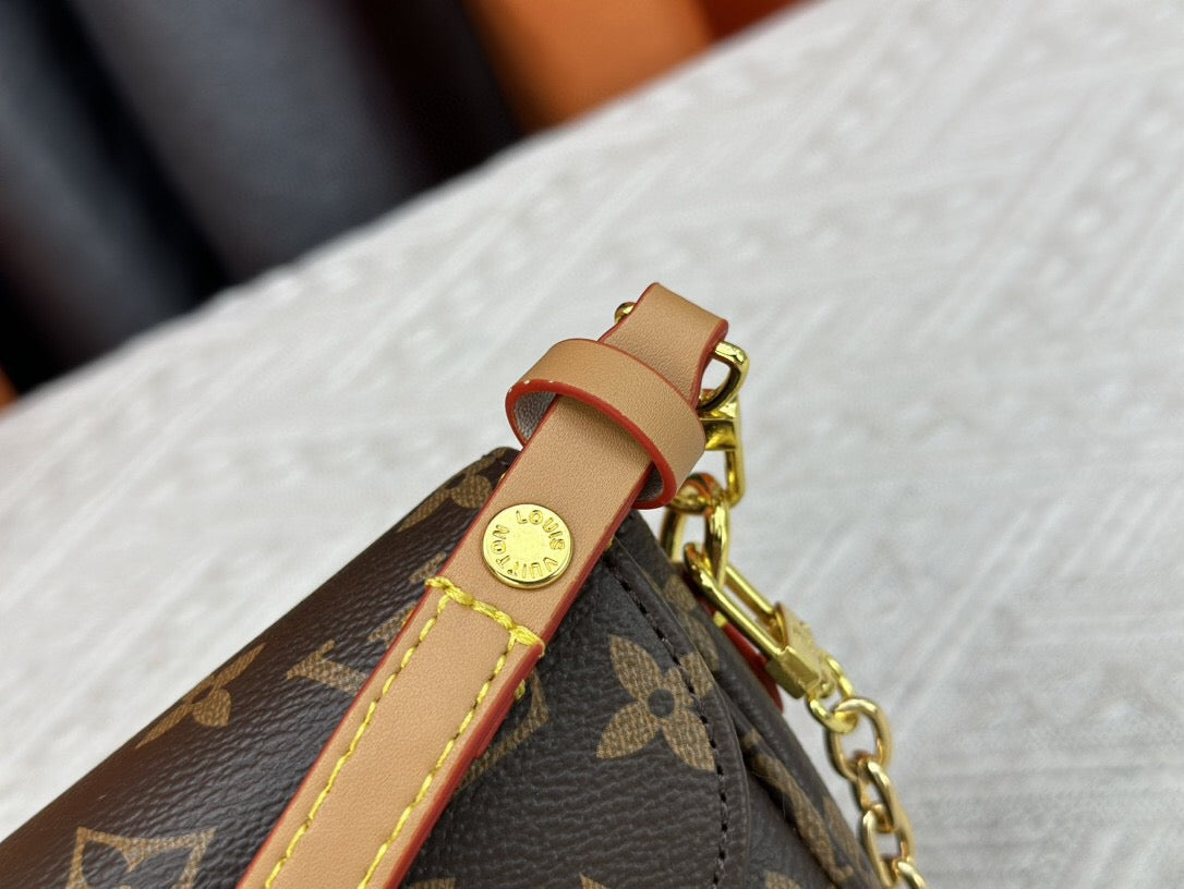Brown Embossed Chain Bag mysite