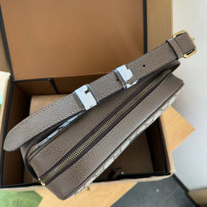 Trendy Grey Square Bag mysite