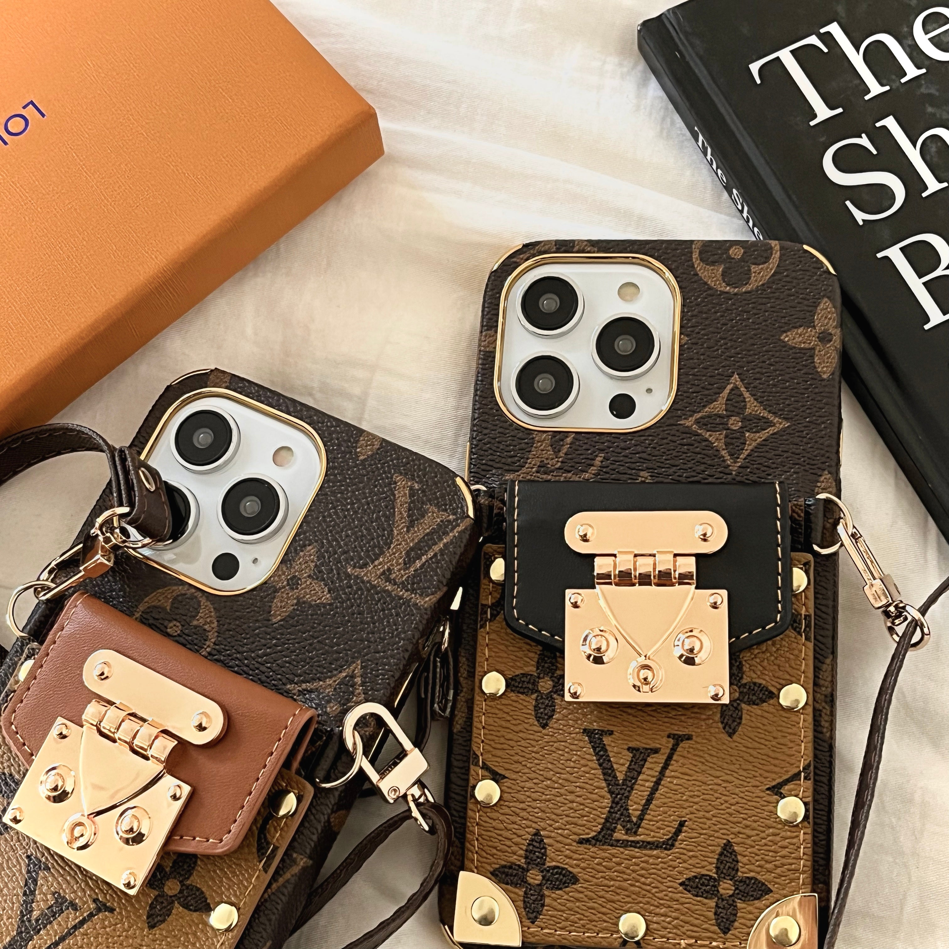 Lou Chain Leather iPhone Case - Bestocase