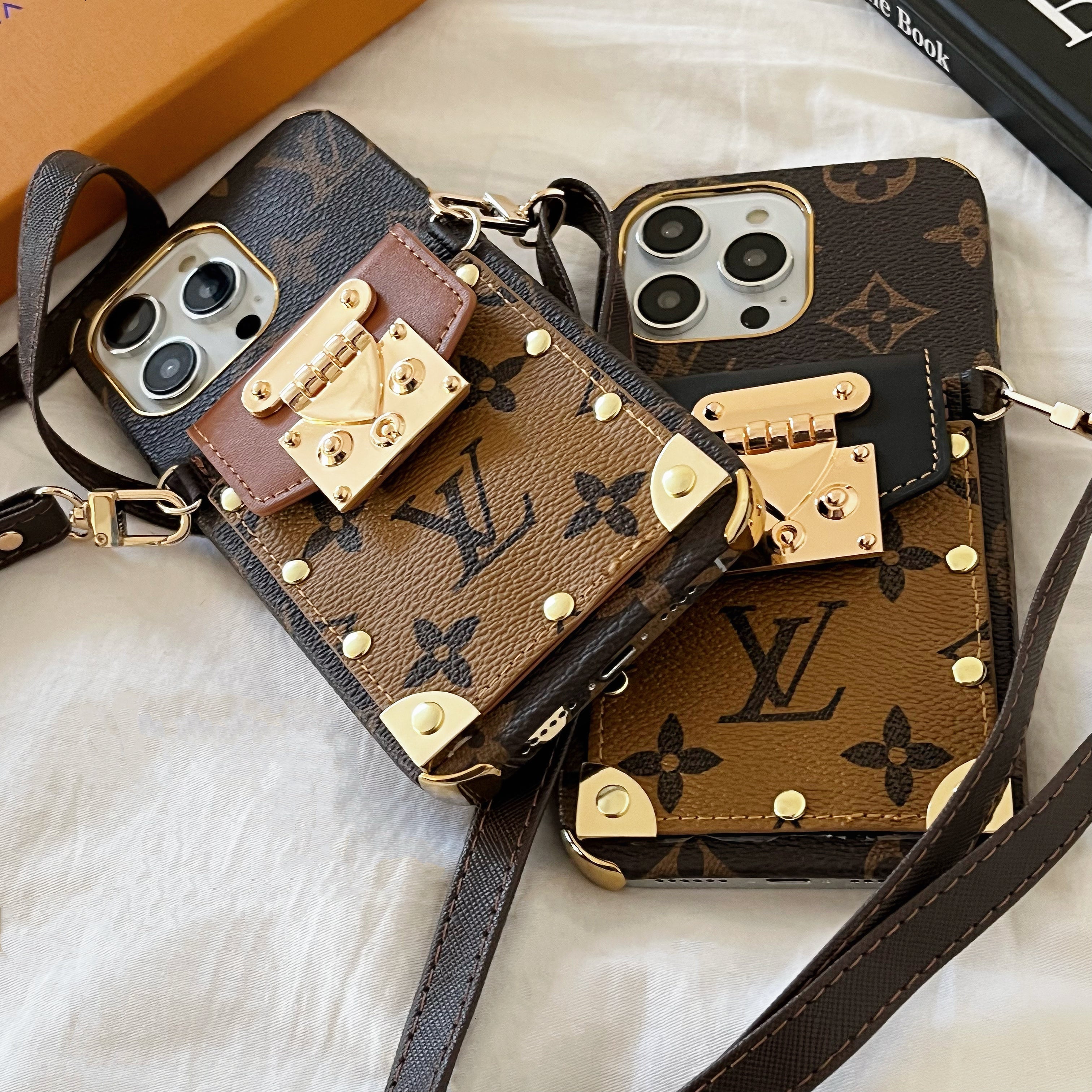Lou Chain Leather iPhone Case - Bestocase