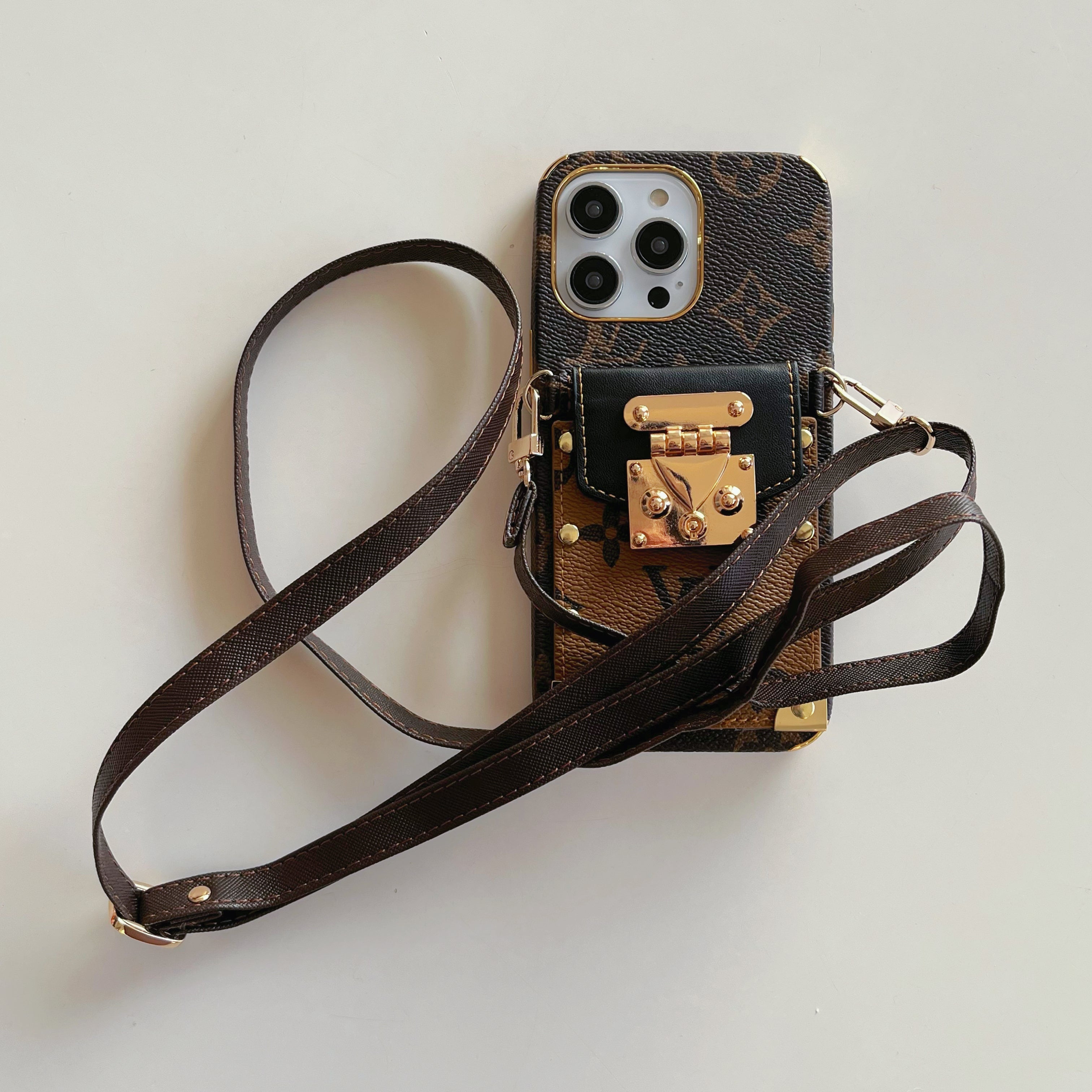 Lou Chain Leather iPhone Case - Bestocase