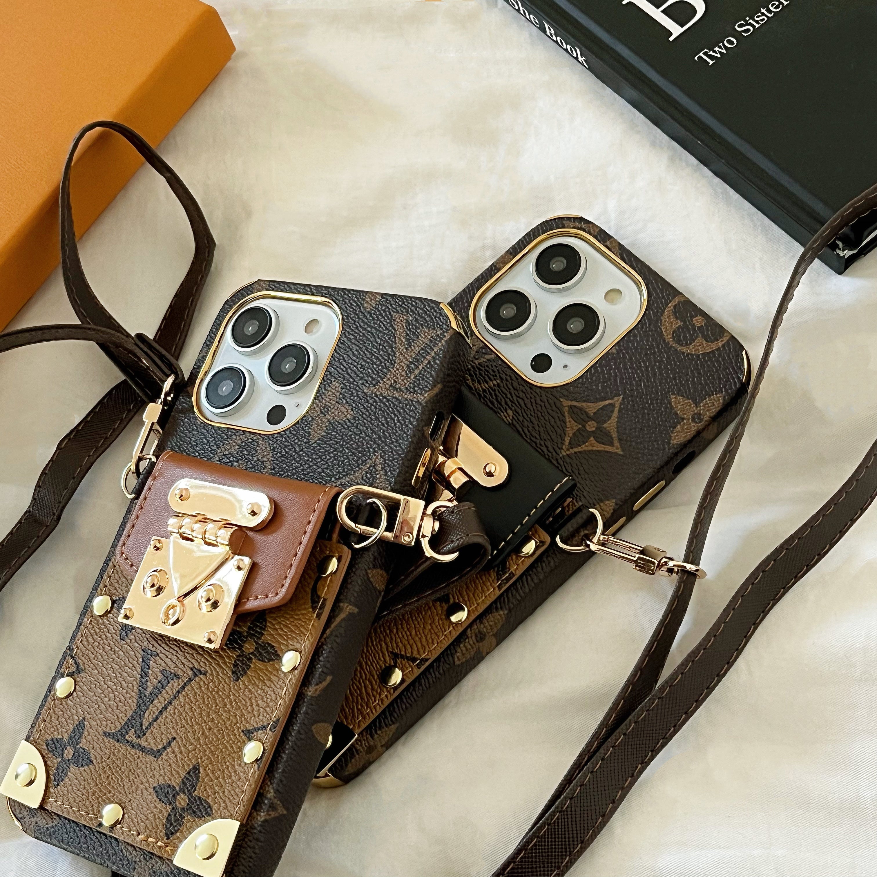 Lou Chain Leather iPhone Case - Bestocase