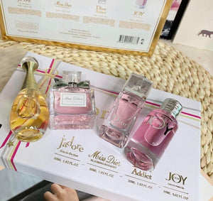 Hot sale 🌟 CD women's perfume gift set 30ml x4 Bestocase